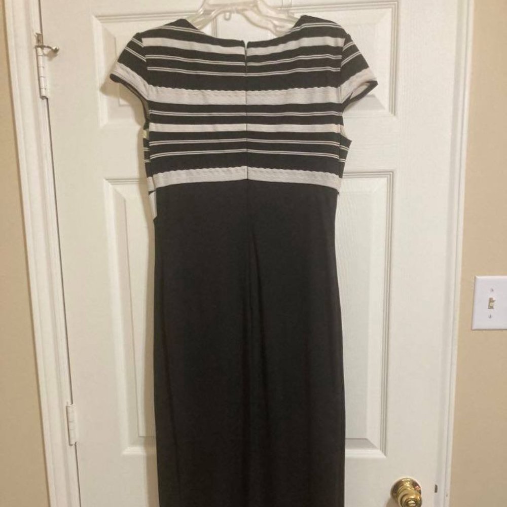 Adorable and Fun Black and White Maxi Summer Dress - Picture 2 of 2